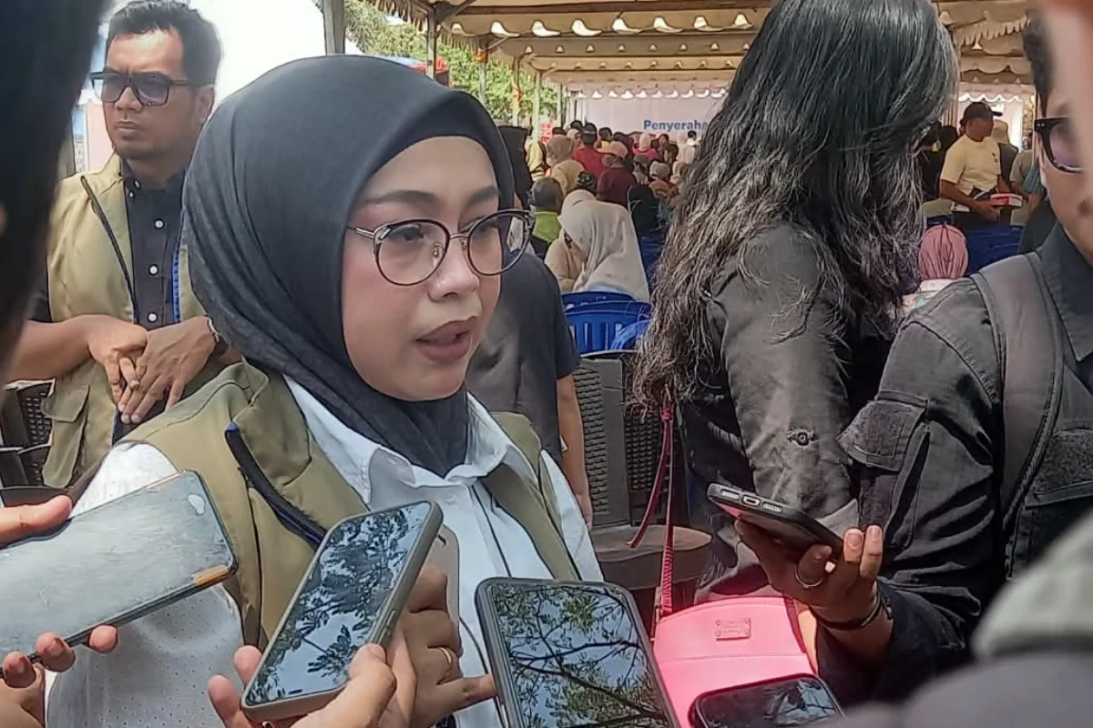 Wapimwil Bulog Sulselbar Karmila Hasmin Marunta memastikan bantuan pangan beras bagi 1.130.000 penerima di Sulawesi Selatan dan Sulawesi Barat