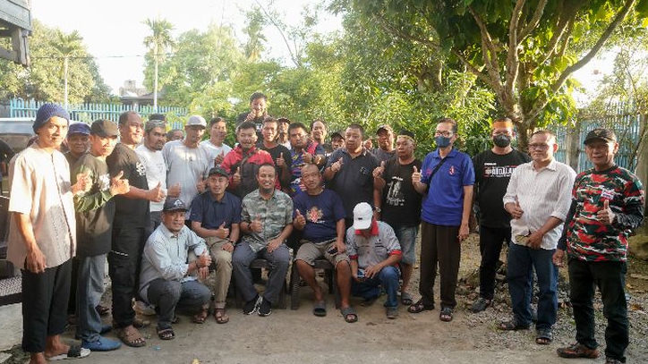 Andi Sudirman Sapa Relawan Pinrang di Kolong Rumah, Fatmawati Diskusi Bareng Milenial Jeneponto