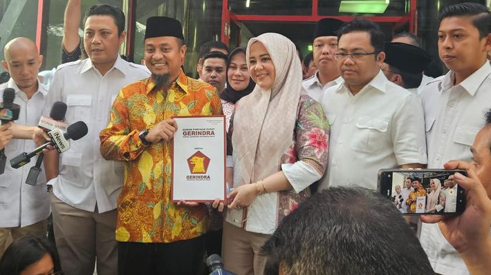 Giliran Gerindra Serahkan B1 KWK ke Andi Sudirman Sulaiman dan Fatmawati Rusdi, Disaksikan Andi Iwan