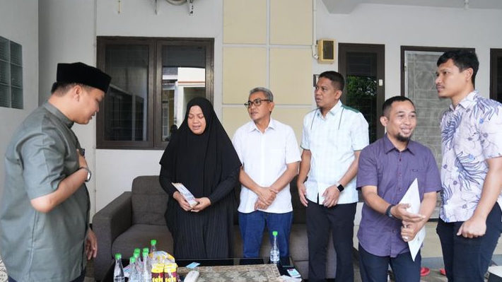 Gubernur Sulsel Serahkan Santunan bagi Korban Kecelakaan ATR 42-500 Asal Luwu Timur