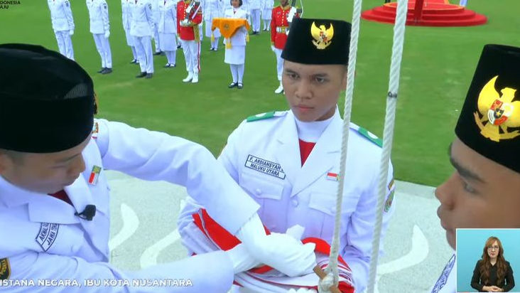 Try Adyaksa dari Kota Parepare sebagai Penggerek Bendera saat Tugas di IKN