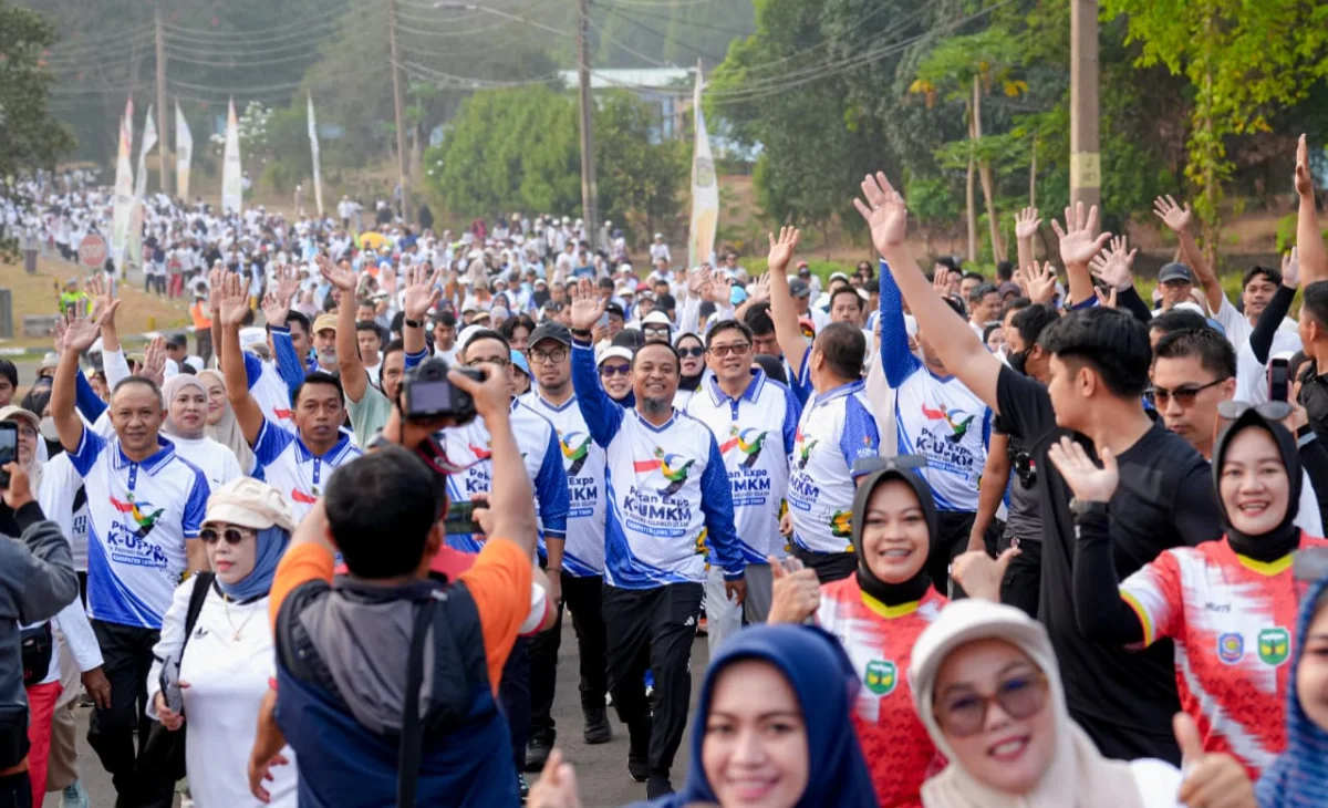 Gubernur Andi Sudirman Sulaiman Jalan Sehat Anti MAger di Sorowako